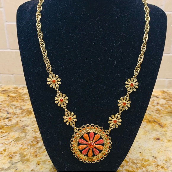 Coral and orange ornate necklace - Picture 2 of 6